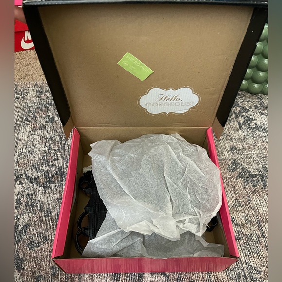 Charlotte Russe Gladiator Style Sandals - Picture 4 of 6